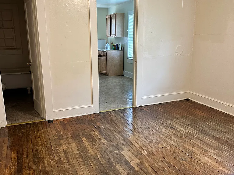 409 Moffett St #3 — Photo 3