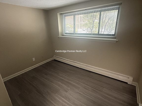 5th image of 379 Harvard St APT 3