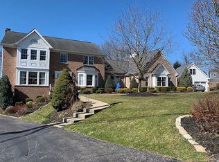 208 Rivercrest Dr, Coraopolis, PA 15108