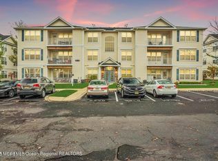 410 Saint Andrews Pl, Englishtown, NJ 07726