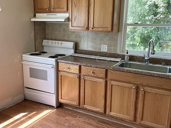 5th image of 804 Pearl St