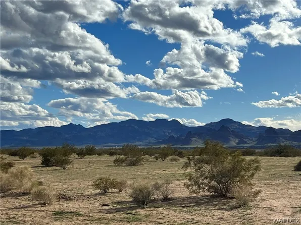 S Mormon Flat Rd, Golden Valley, AZ 86413