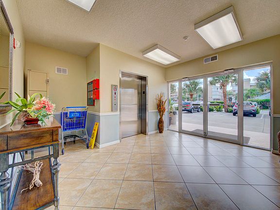 5th image of 604 Shorewood Dr Unit 405