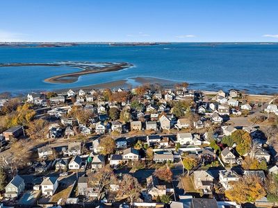 37 Pelican Rd, Quincy, MA, 02169