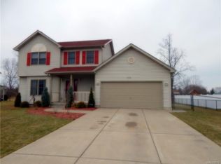 7176 Lenmart Dr, North Tonawanda, NY 14120