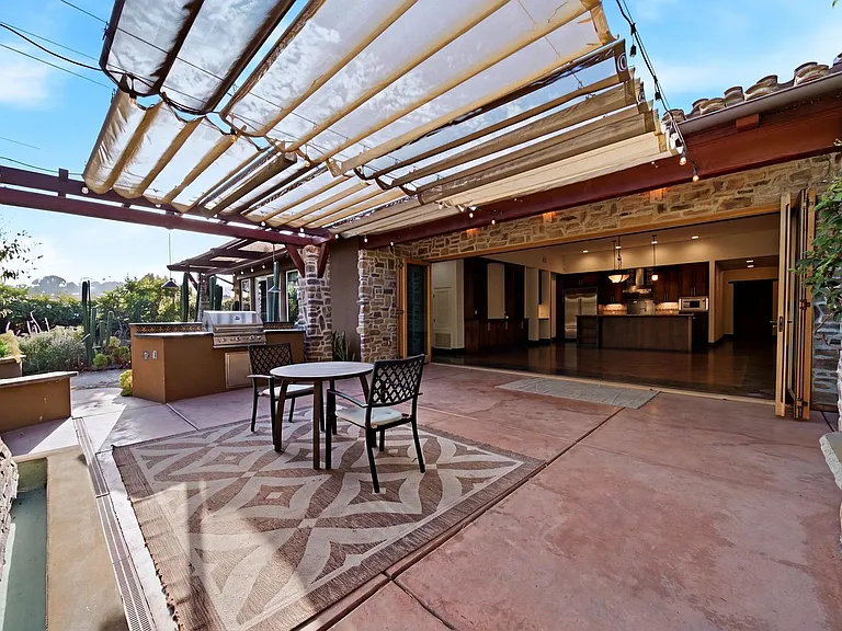 825 Gonzales St — Photo 26