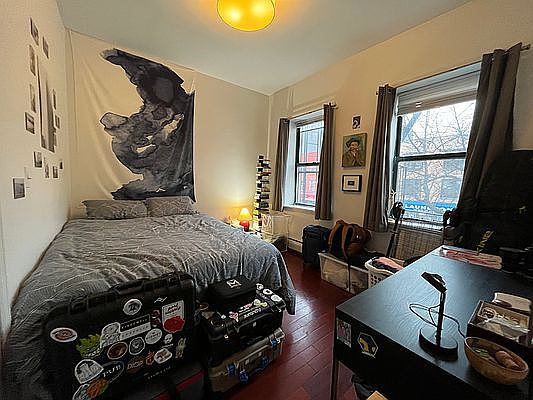 5th image of 222 Montrose Ave APT 1