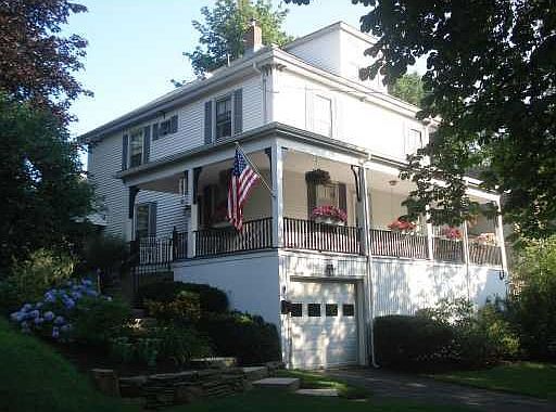 2nd image of 9 Woodland Rd