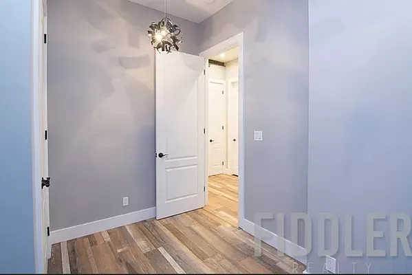 Rented by EXR | media 18