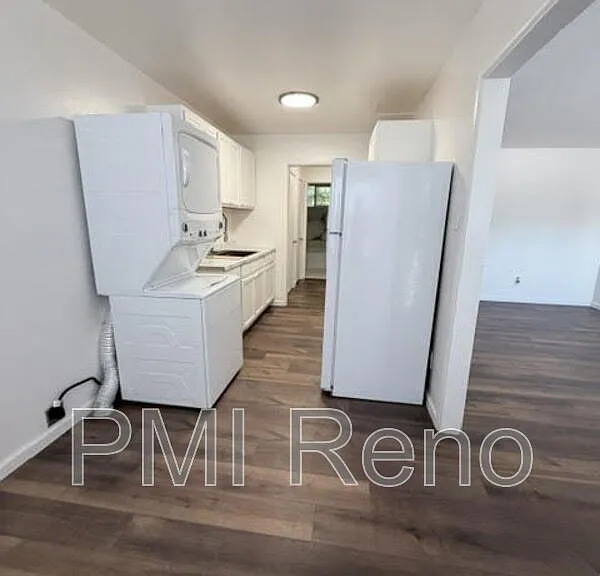 364 Gould St — Photo 8