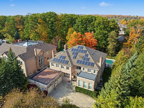 4th image of 28 Renaissance Ct W