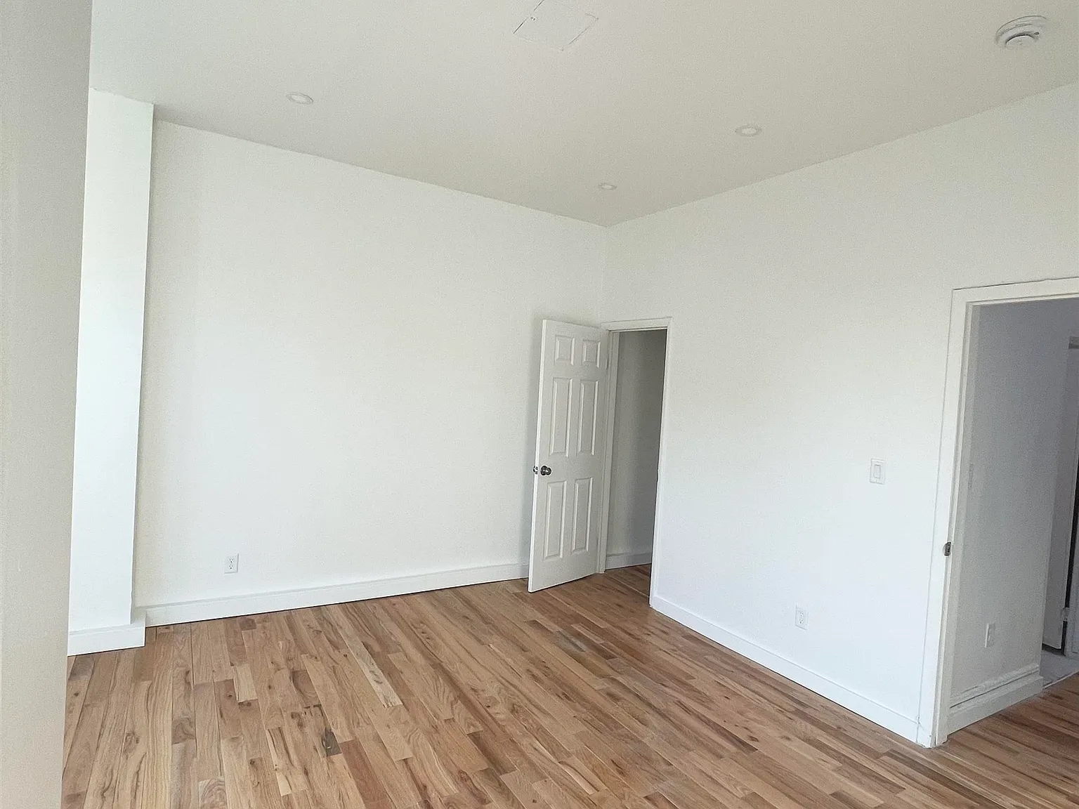 2 bed, 1.0 bath, $2,500 — Photo 2