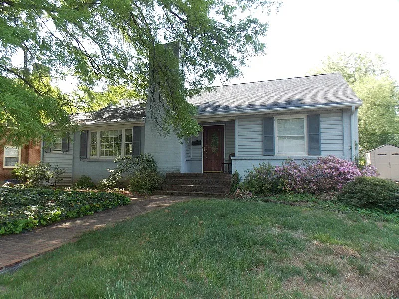 2630 Northview Dr SW photo 1