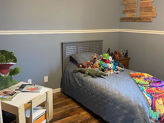 3rd image of 259 Carol Ln
