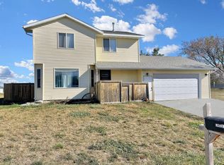 424 Lake St, Ray, ND 58849