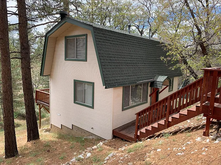 693 Butte Ave — Photo 3