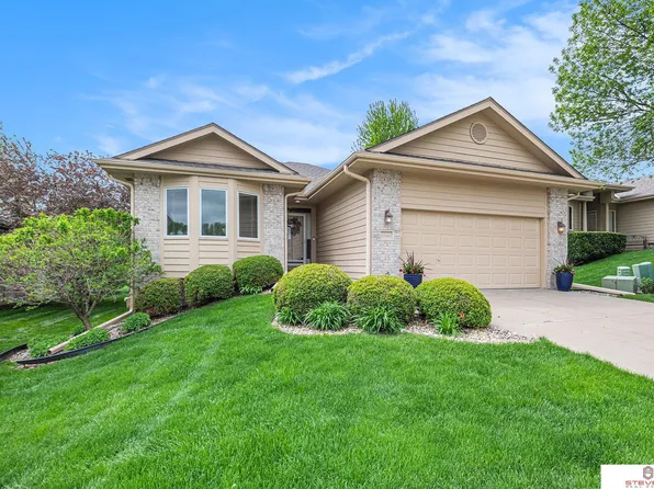 13465 Meredith Ave, Omaha, NE 68164