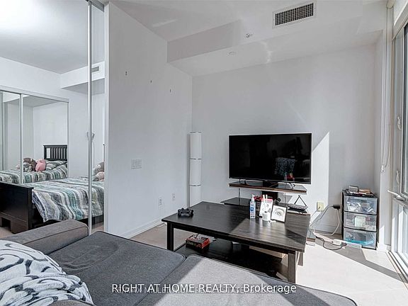 5th image of 101 Peter St W #2705