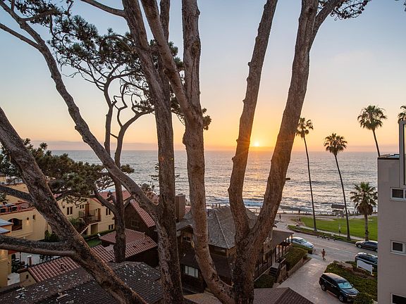 3rd image of 1040 S Coast Blvd S #402