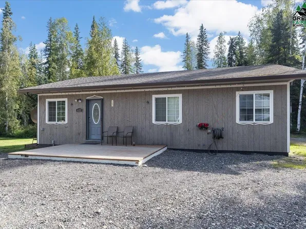 622 Feliz St, North Pole, AK 99705