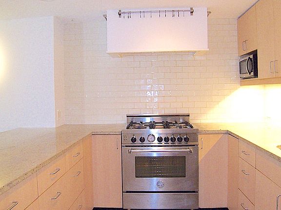 5th image of 27 State St APT 2