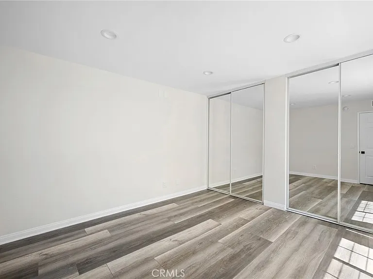 5565 Canoga Ave #307 — Photo 20