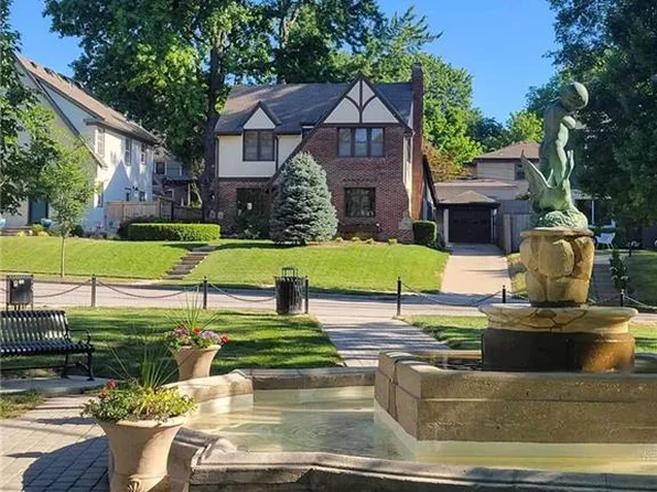 125 W 69th St, Kansas City, MO 64113