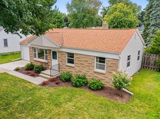 812 Colonial Ave, Green Bay, WI 54304