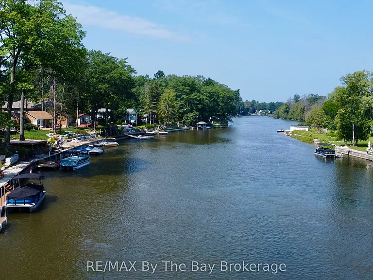 578 Oxbow Park Dr — Photo 6