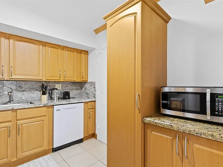 3725 S Ocean Dr #921 — Photo 13