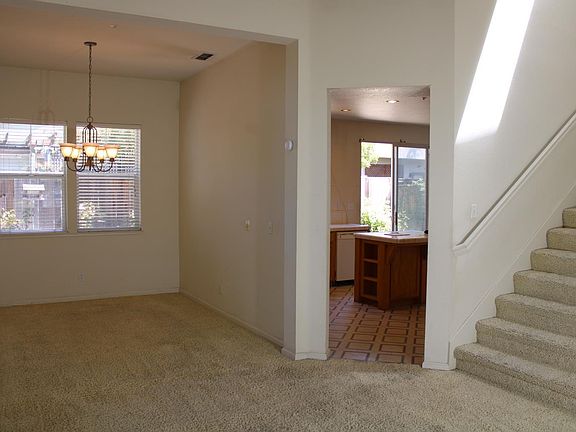 3rd image of 60 Wild Rye Way
