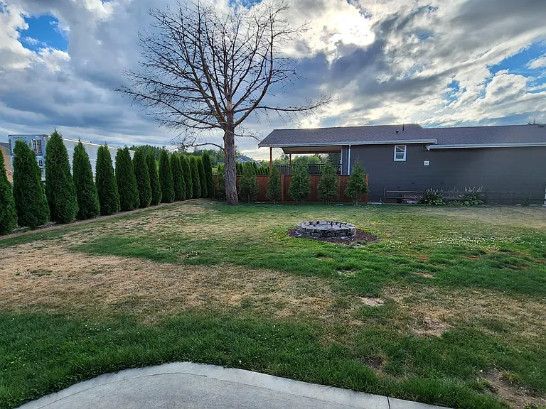 101 Hilltop Ln — Photo 14
