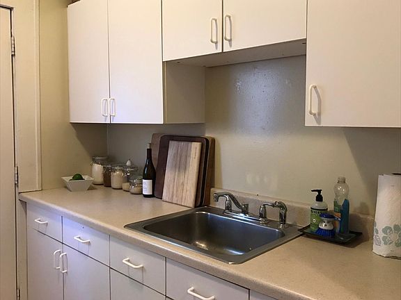 5th image of 344 Cortlandt St