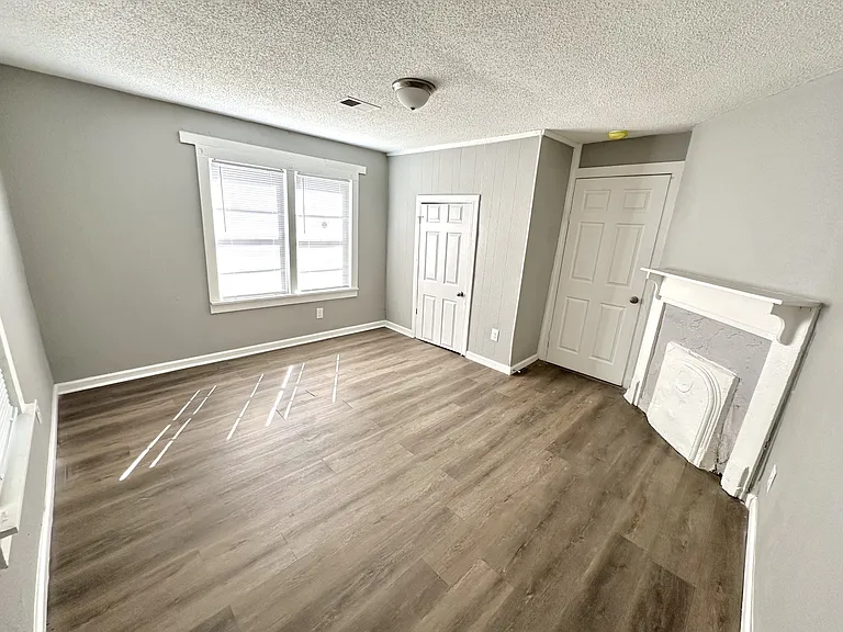 1316 Court R — Photo 7