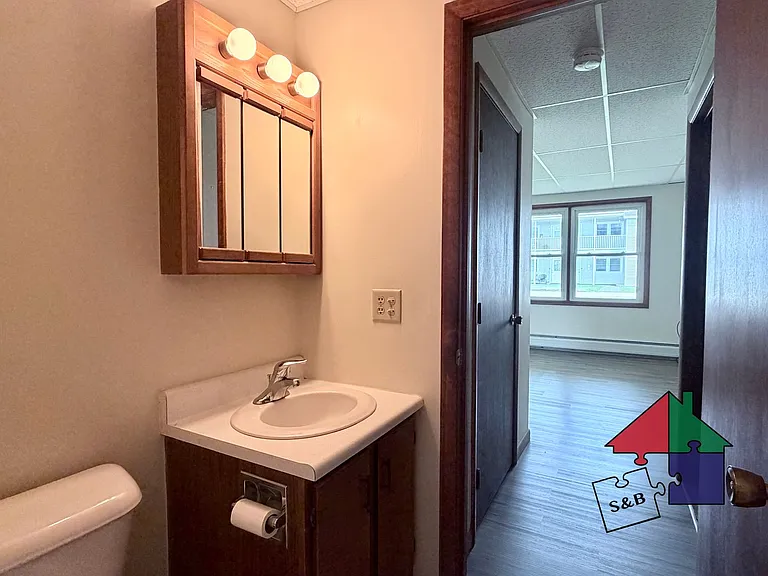 111-113 Allen St — Photo 14