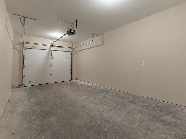 2191 W Parkview Ave — Photo 25