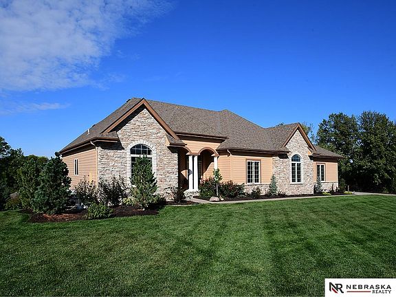 3rd image of 10610 N 180th St