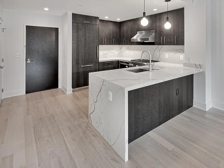 1400 Hudson St #525 — Photo 6