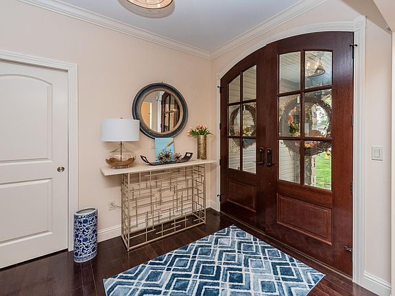 4th image of 501 Canyon Cove Ct