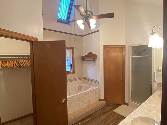 5th image of 7653 Parkland Dr