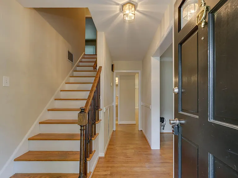318 Powhatan Dr — Photo 9