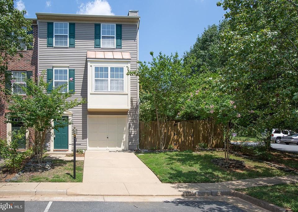 1st image of 100 Regina Ln