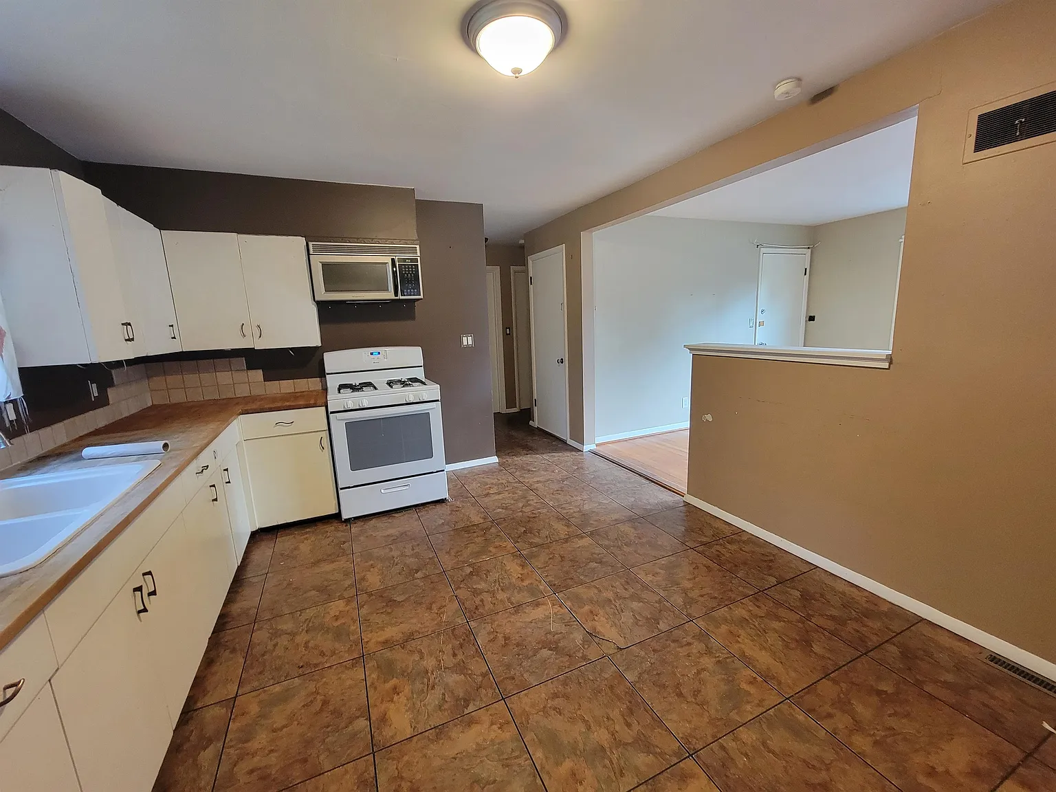 4 Meadow Street - Lower — Photo 3