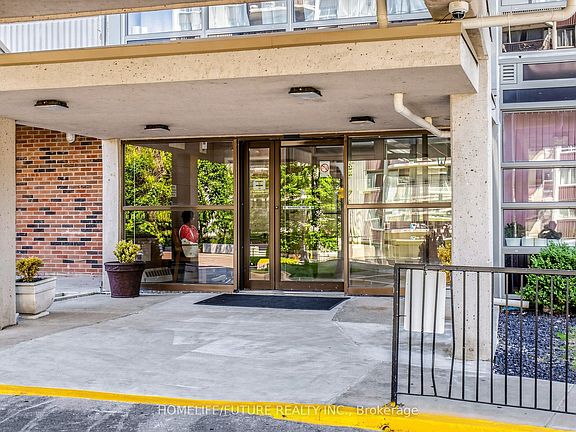 5th image of 3380 Eglinton Ave E #709