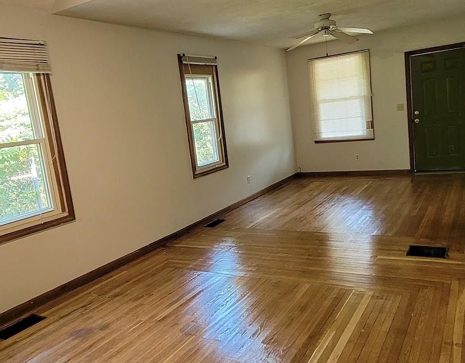 1st image of 565 Martin Luther King Dr W