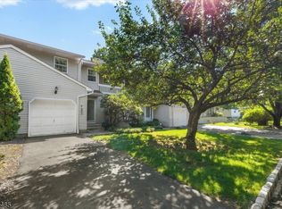 83 Bowfell Ct, Wayne, NJ 07470