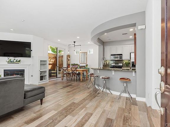 3rd image of 410 Pipes Ln