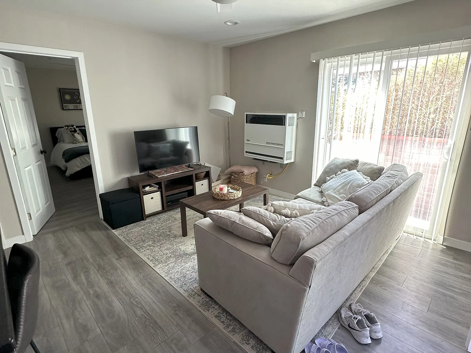 4 bed, 1200 sqft, $6,400 — Photo 3