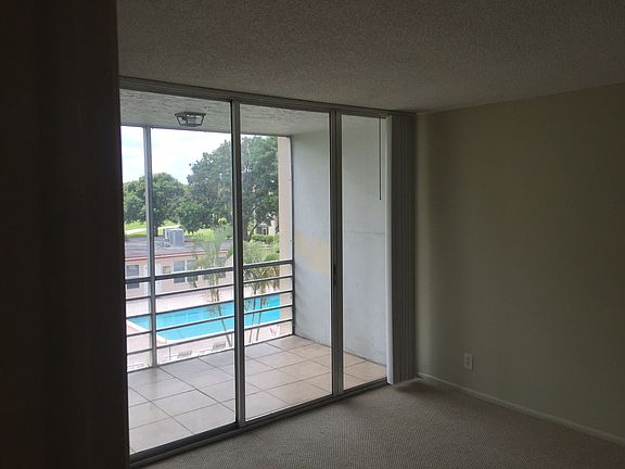 2nd image of 9441 Evergreen Pl APT 305