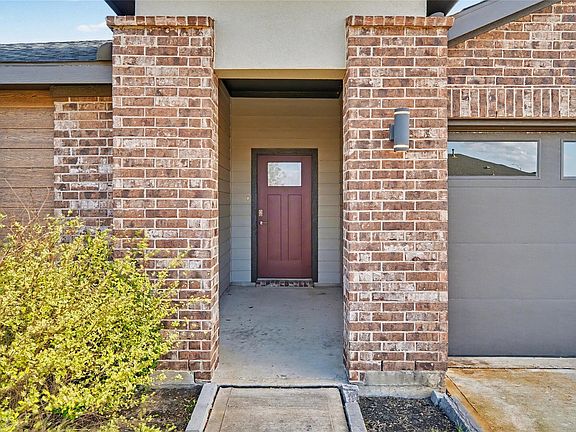 3rd image of 29511 Ella Larchmont Court